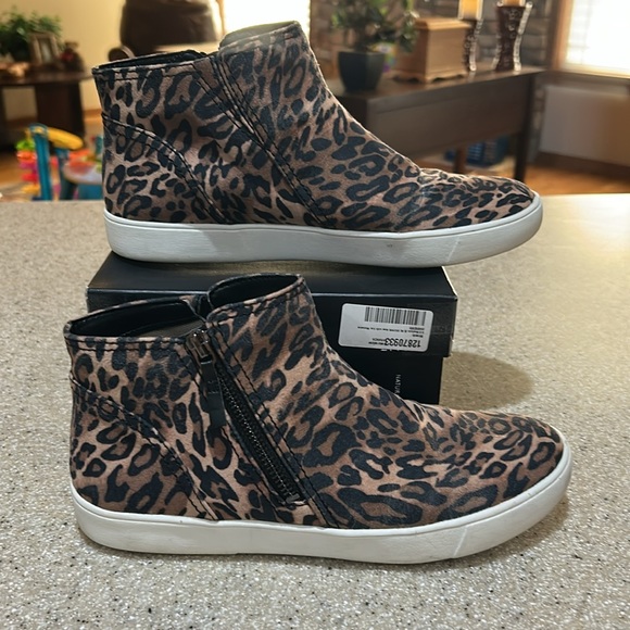 EUC Naturalizer Miranda Brown Cheetah Print side-zip bootie sneakers. Size 8.5M. - Picture 6 of 9